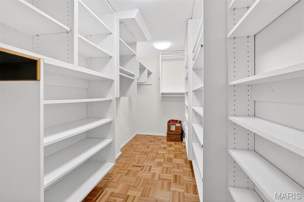 200 S Brentwood Boulevard Unit: 14D