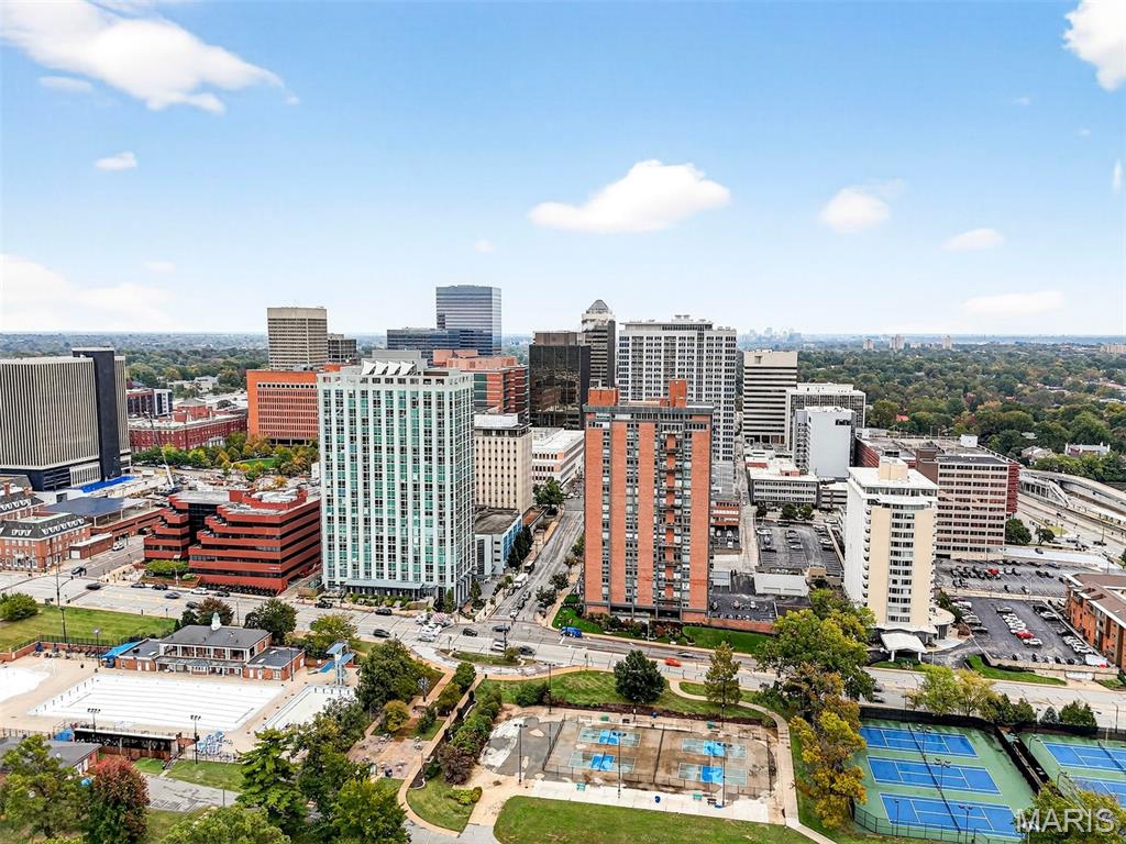 200 S Brentwood Boulevard Unit: 14D