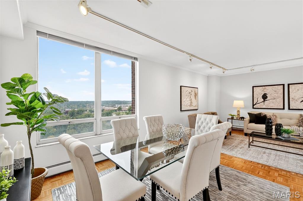 200 S Brentwood Boulevard Unit: 14D