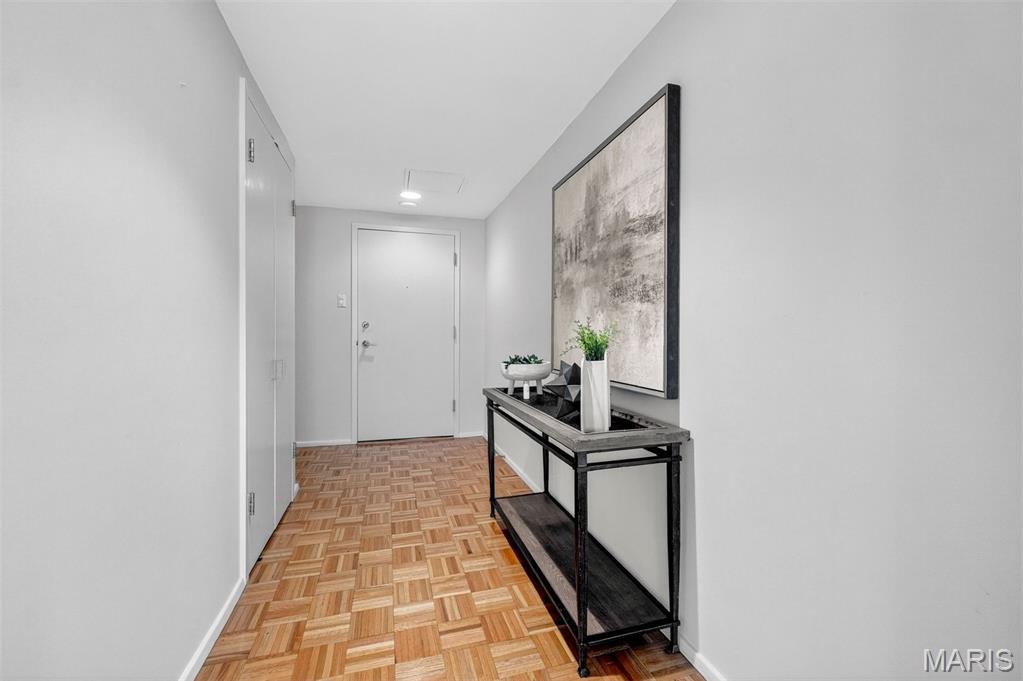 200 S Brentwood Boulevard Unit: 14D