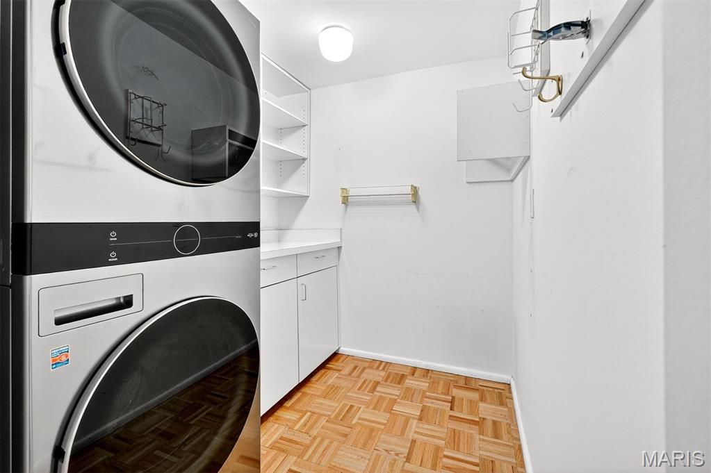 200 S Brentwood Boulevard Unit: 14D