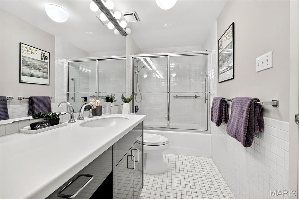 200 S Brentwood Boulevard Unit: 14D