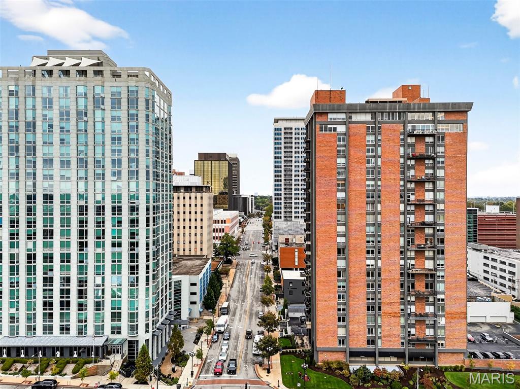 200 S Brentwood Boulevard Unit: 14D