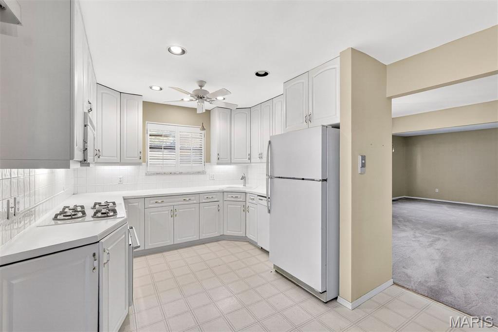 1040 Bridgeport Drive