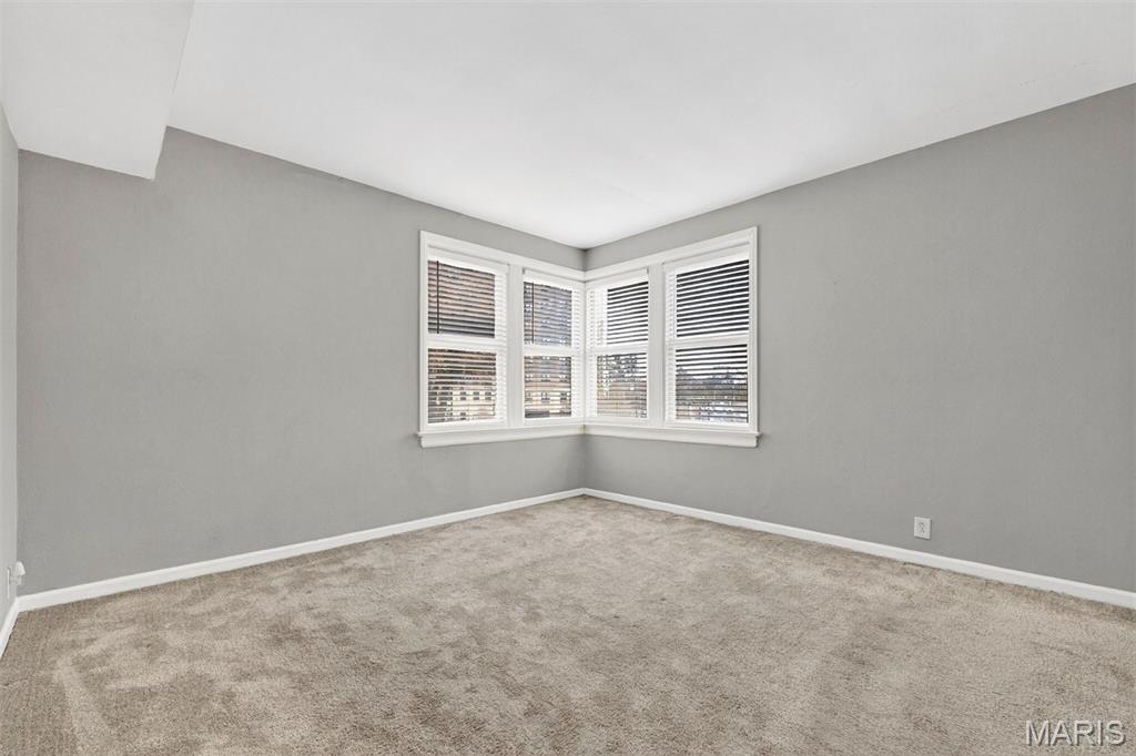 907 S Hanley Road Unit: 5