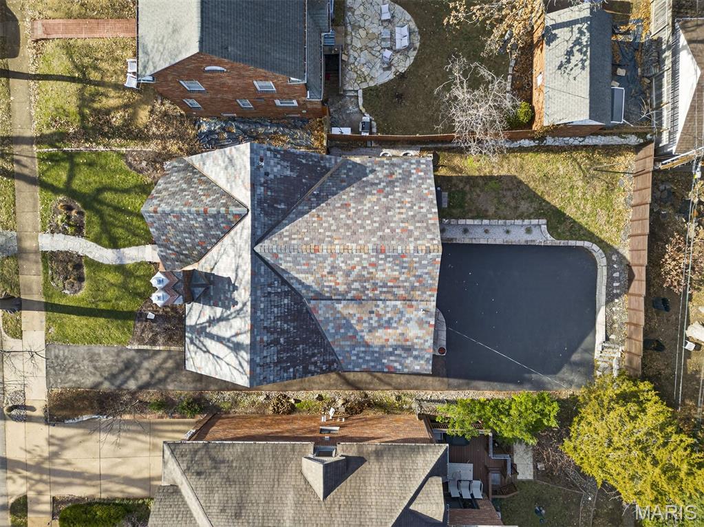 7437 Stratford Avenue