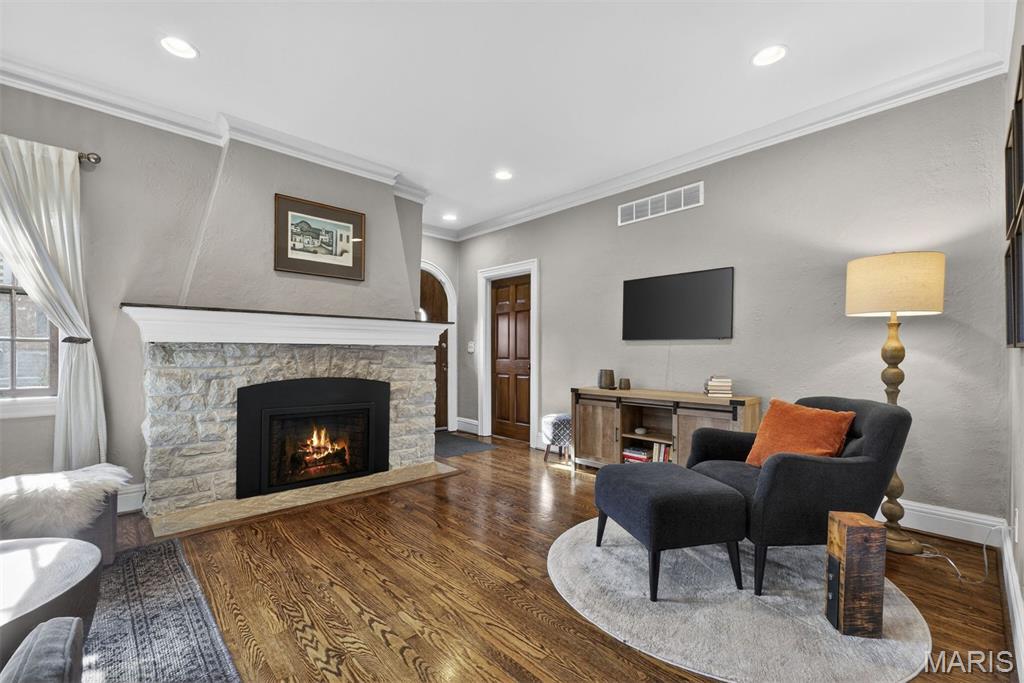 7437 Stratford Avenue