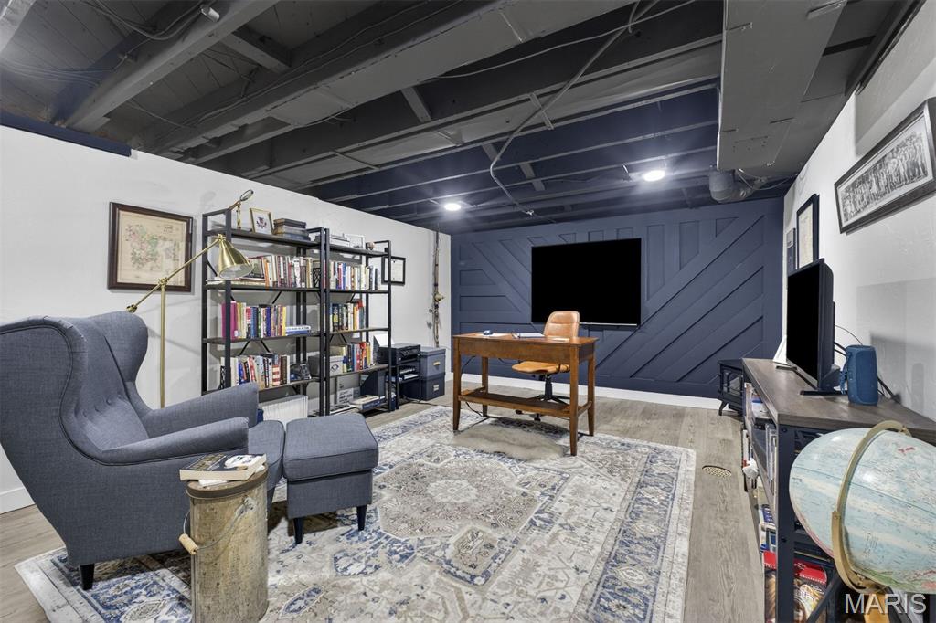 7437 Stratford Avenue