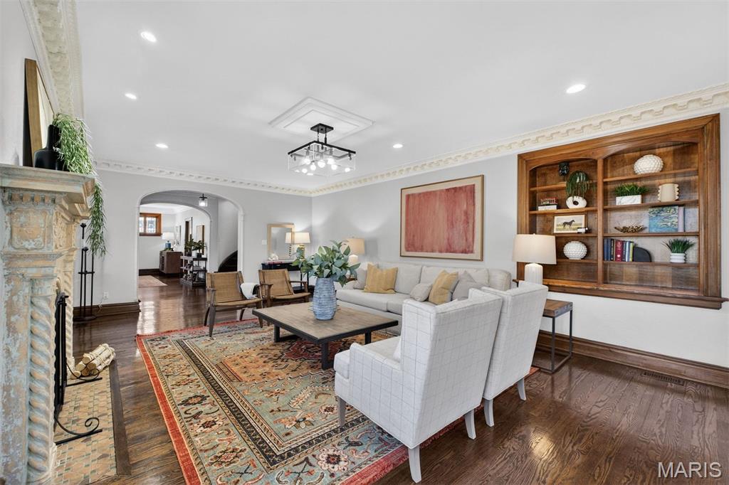 7298 Greenway Avenue