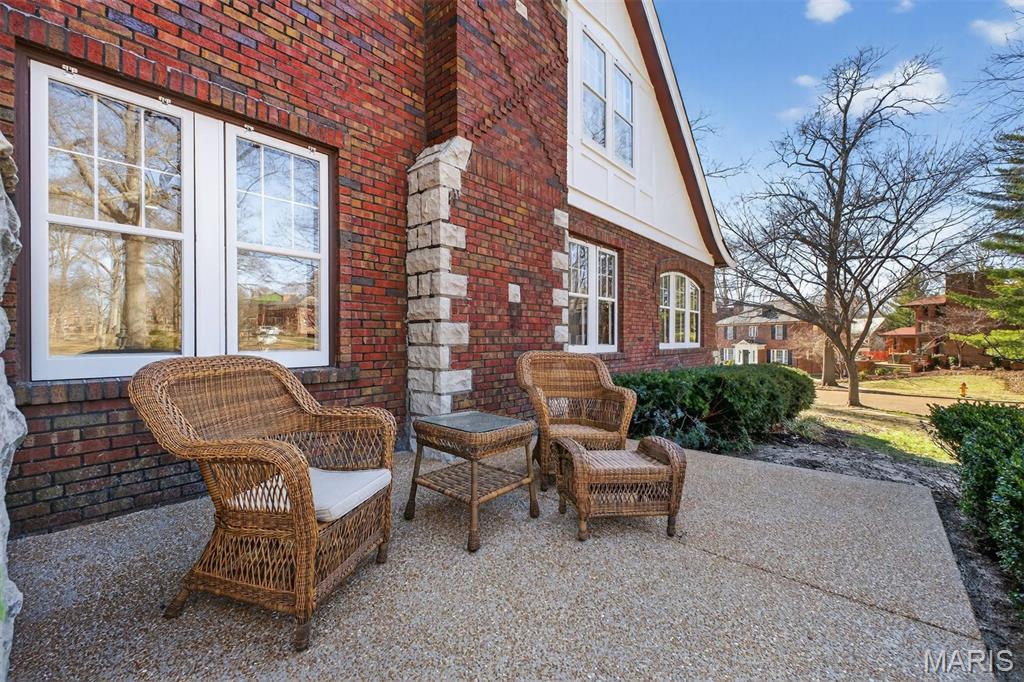 7298 Greenway Avenue