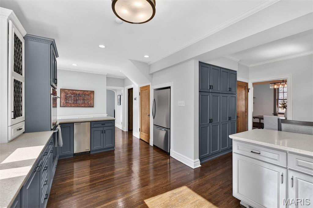 7298 Greenway Avenue