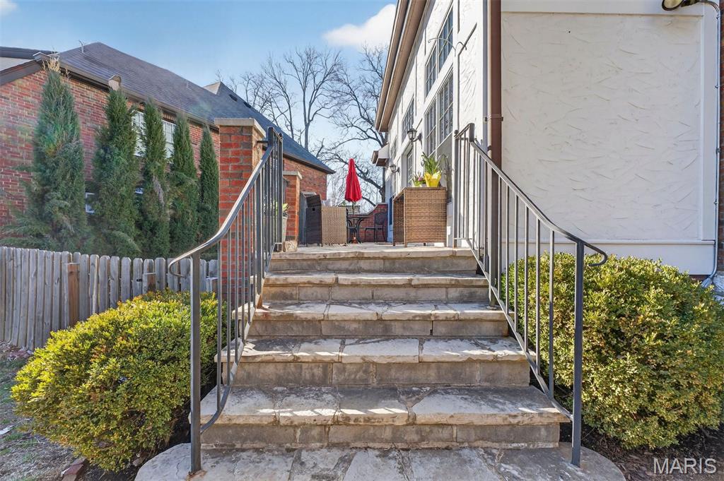 7298 Greenway Avenue