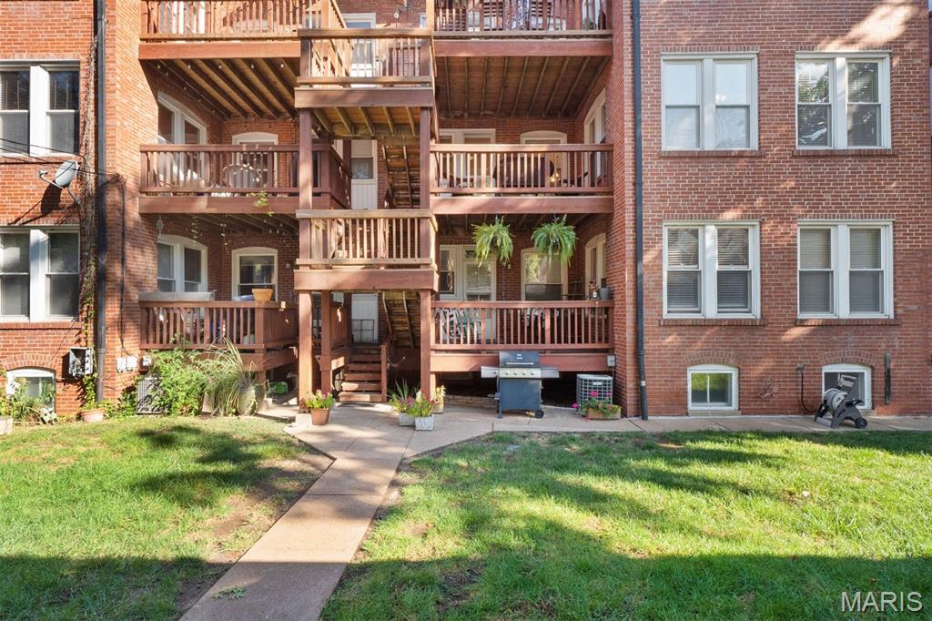 6318 Southwood Avenue Unit: 2E