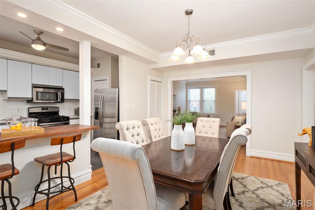 6318 Southwood Avenue Unit: 2E
