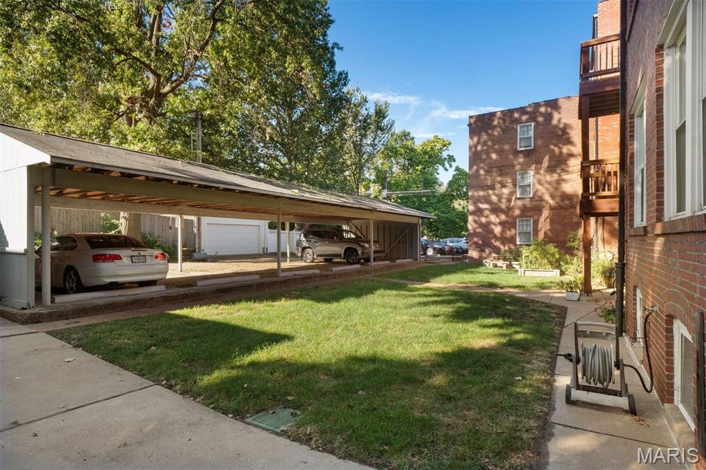 6318 Southwood Avenue Unit: 2E