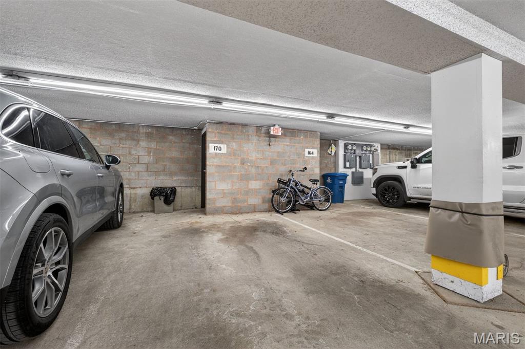 170 N Brentwood Boulevard