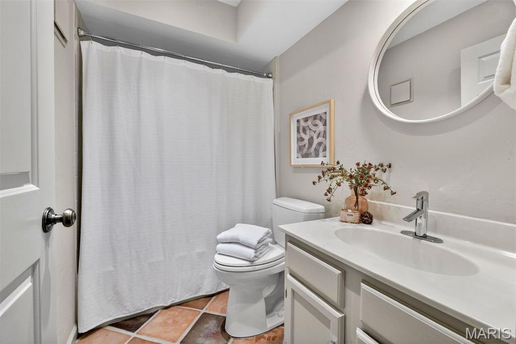 170 N Brentwood Boulevard