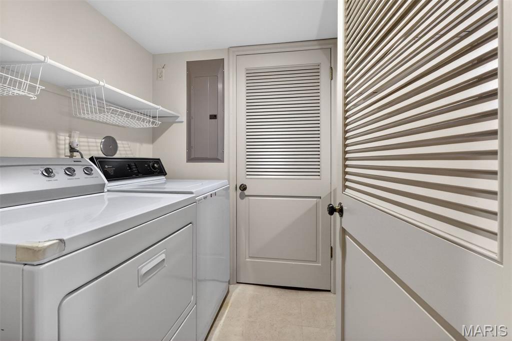 170 N Brentwood Boulevard