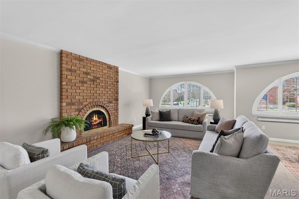 170 N Brentwood Boulevard