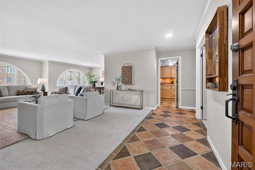 170 N Brentwood Boulevard