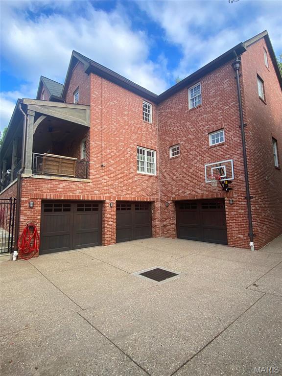 8116 University Drive