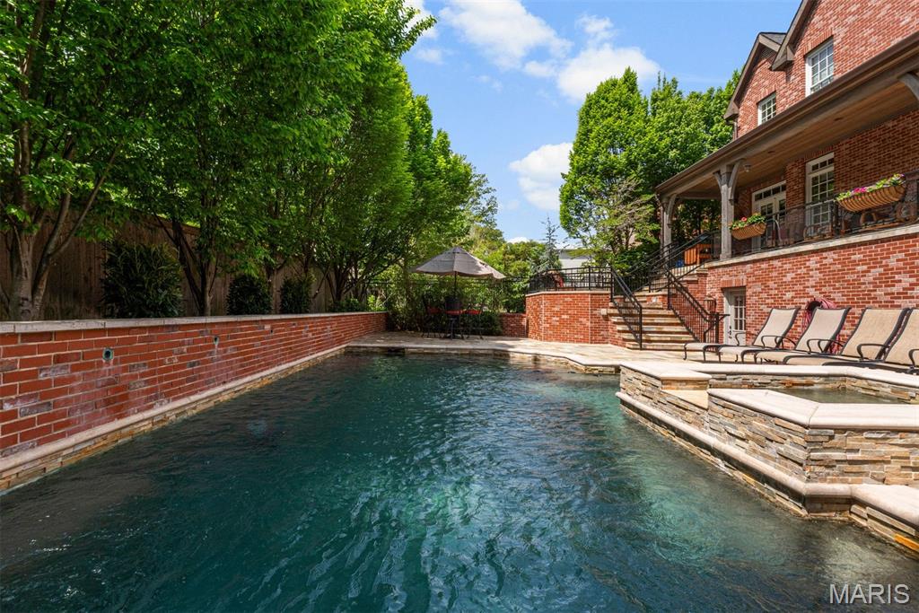 8116 University Drive