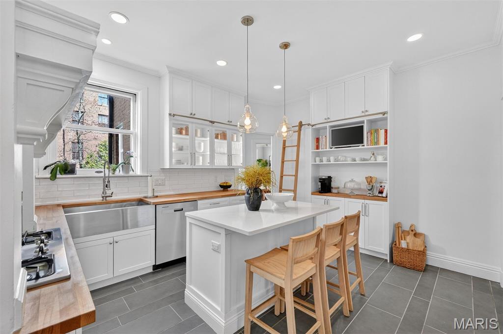 6219 Washington Avenue