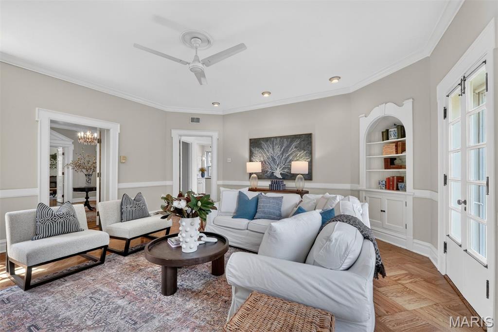 6219 Washington Avenue