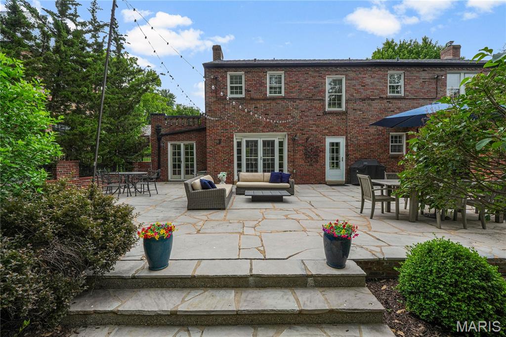 98 Lake Forest Drive