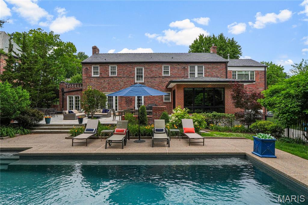 98 Lake Forest Drive