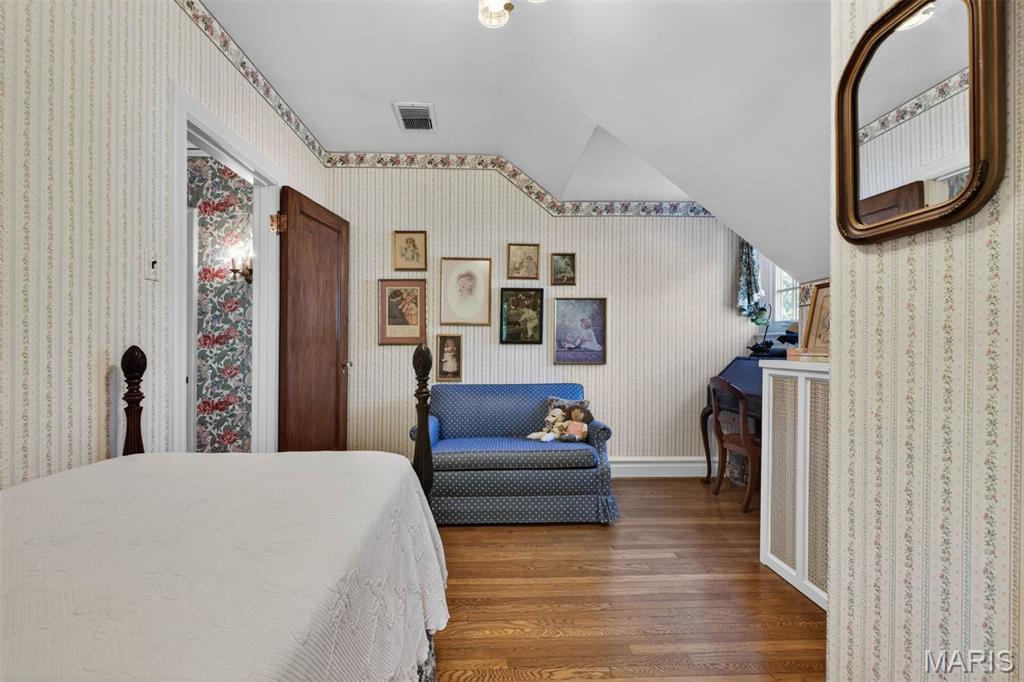 624 Locksley Place