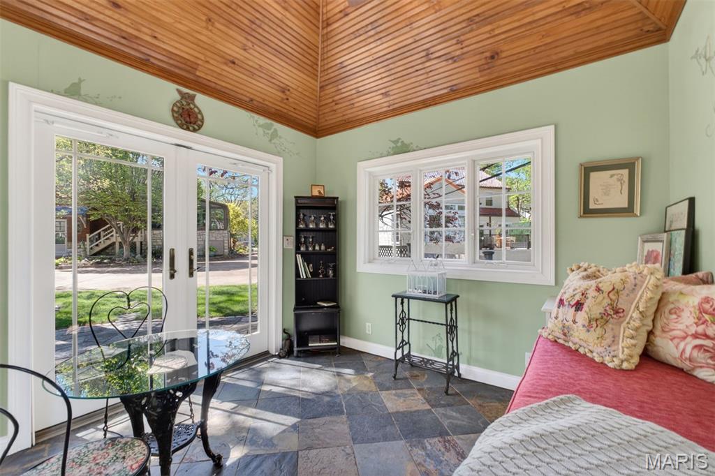 624 Locksley Place