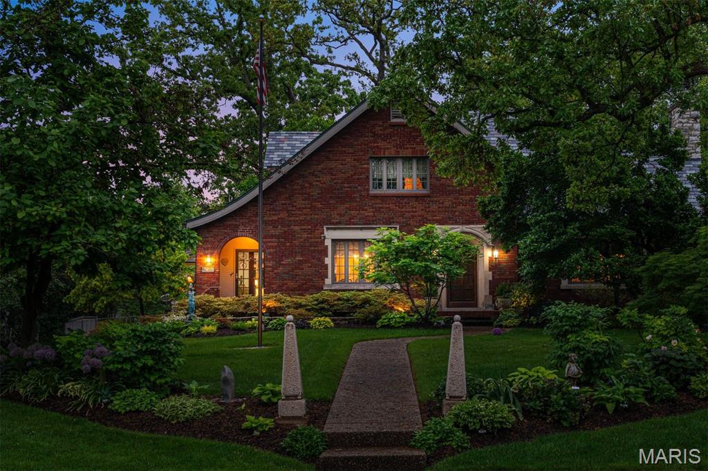624 Locksley Place