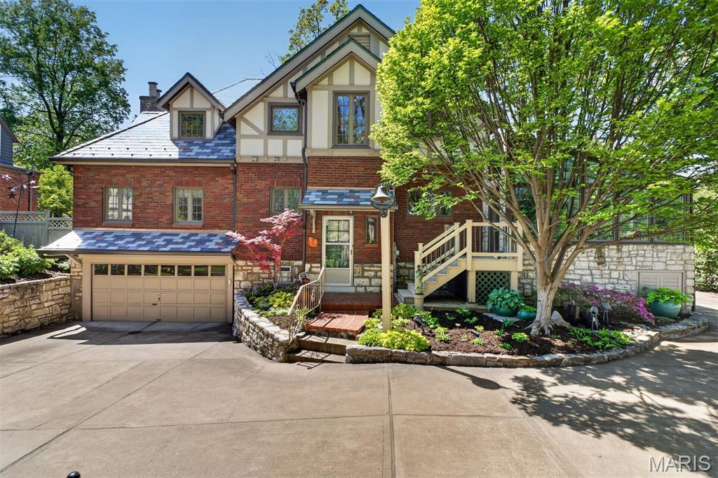 624 Locksley Place