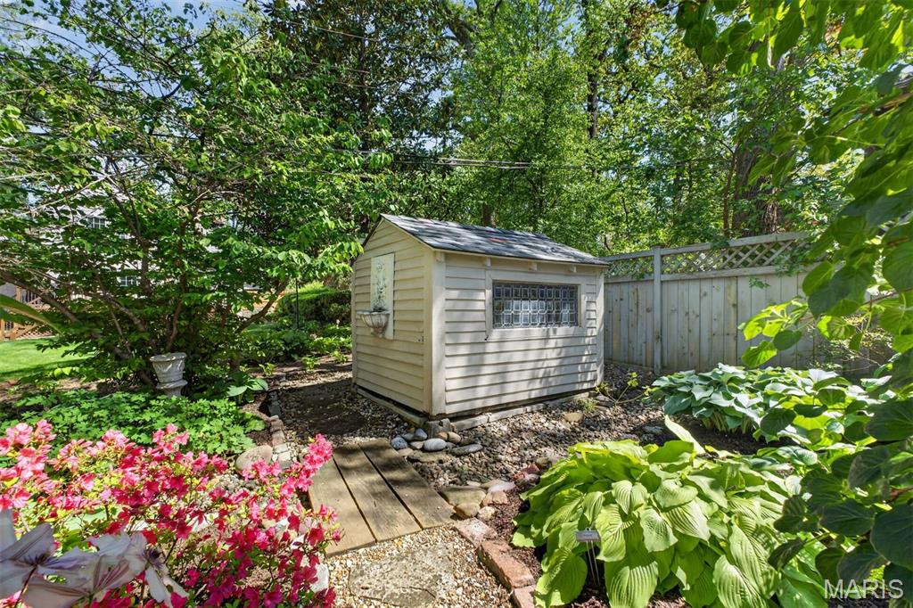 624 Locksley Place