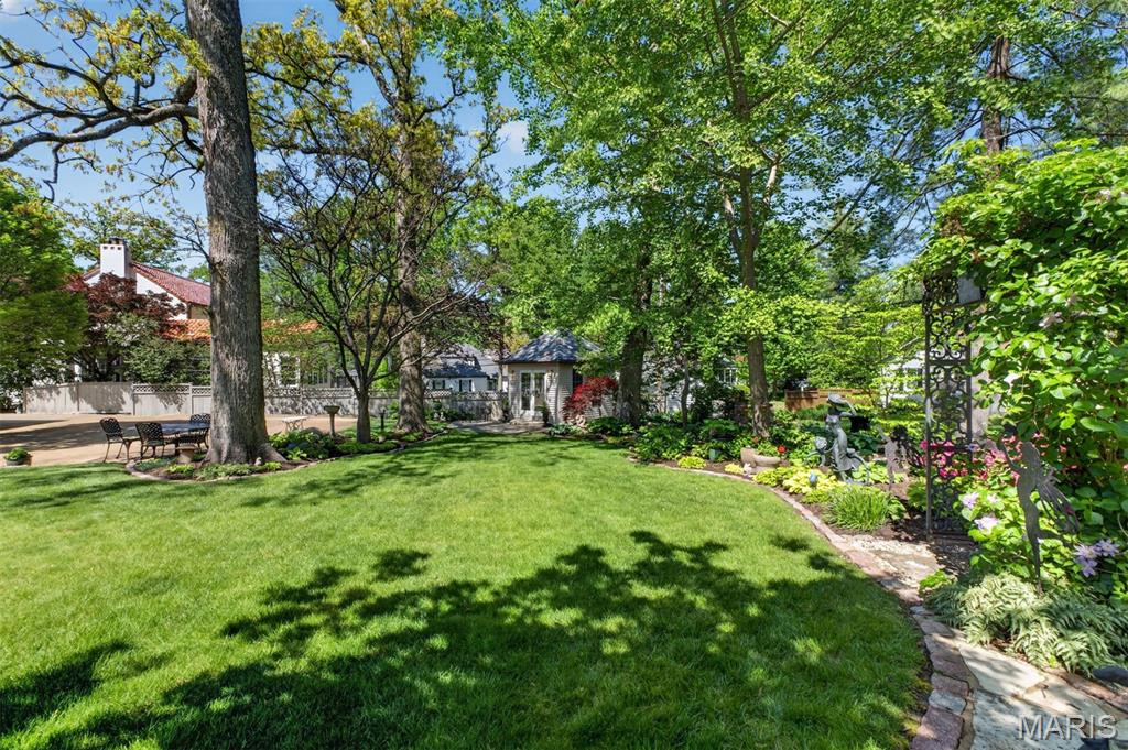 624 Locksley Place