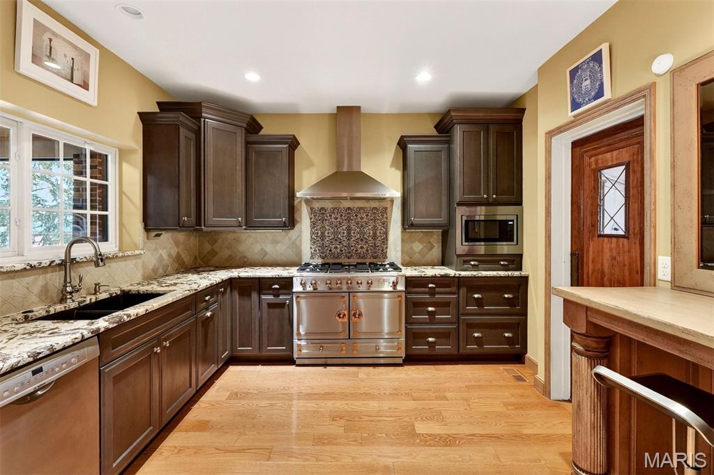 37 Ridgemoor Drive