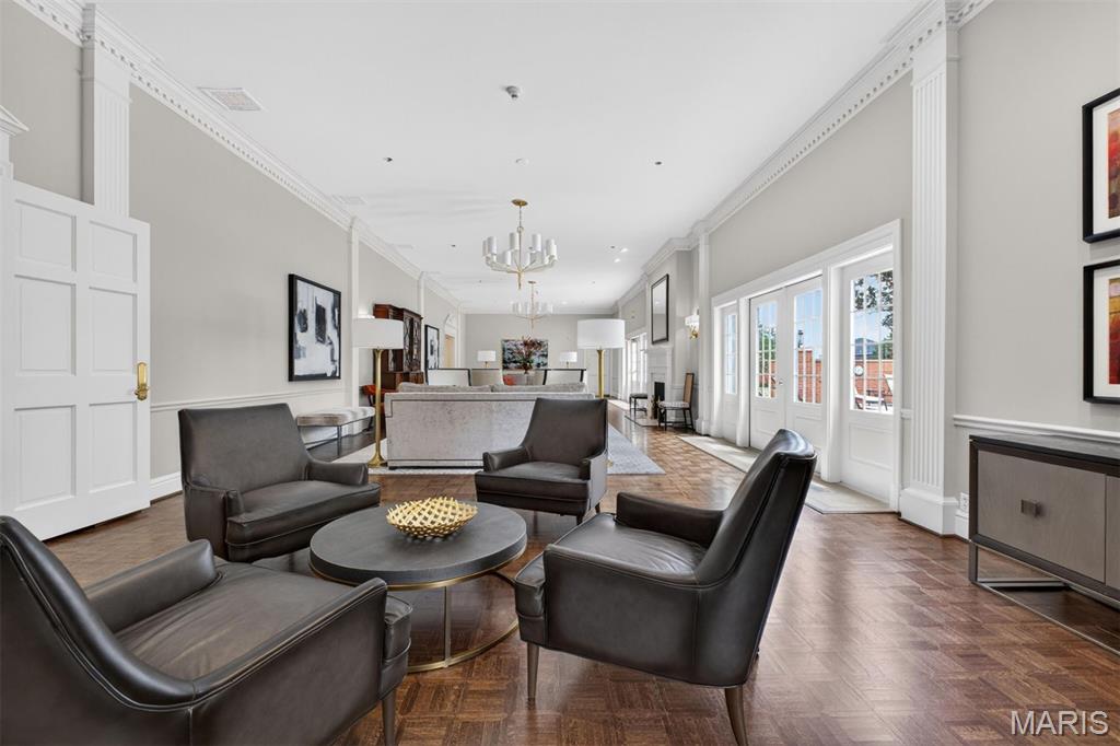 816 S Hanley Road Unit: 6A