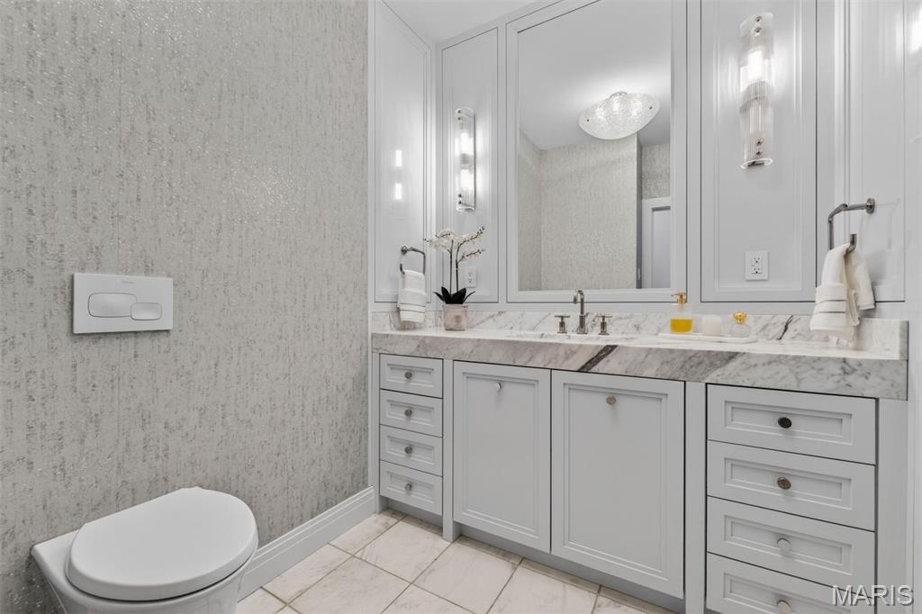 816 S Hanley Road Unit: 6A
