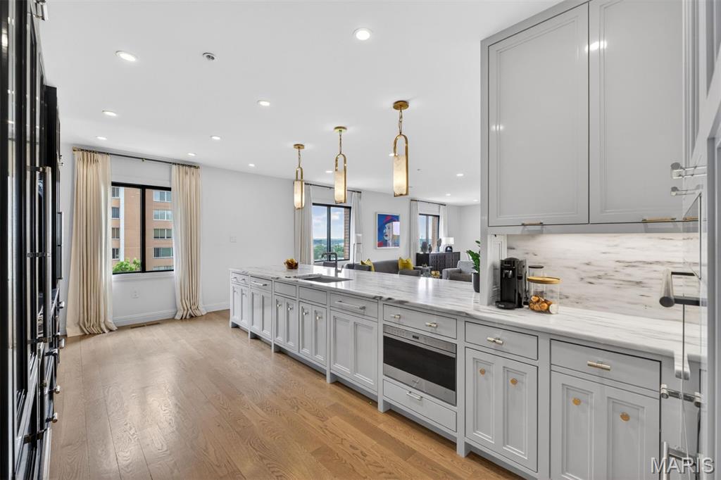 816 S Hanley Road Unit: 6A