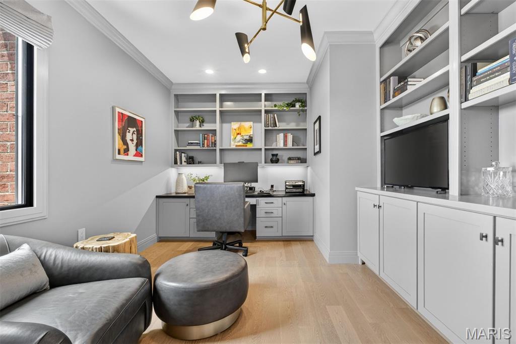 816 S Hanley Road Unit: 6A