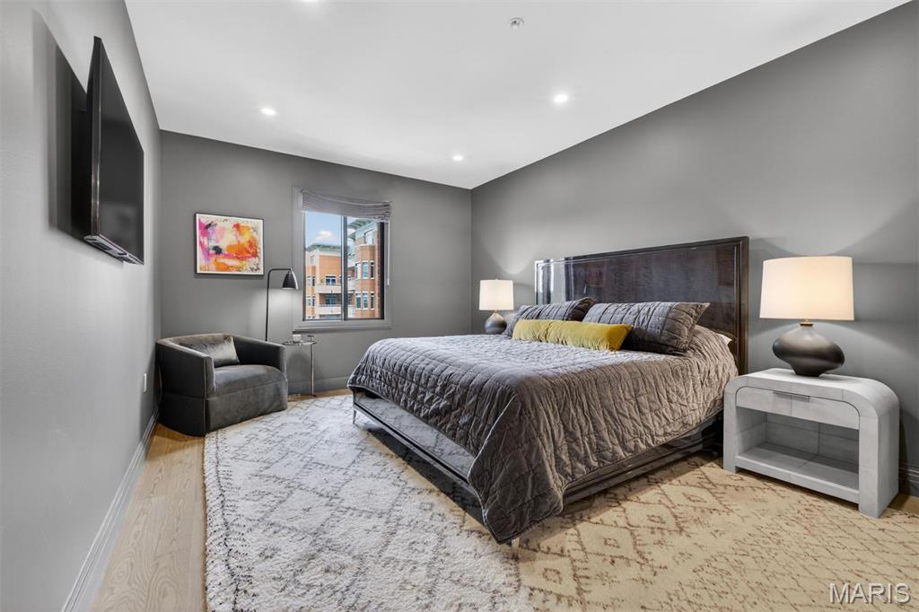 816 S Hanley Road Unit: 6A