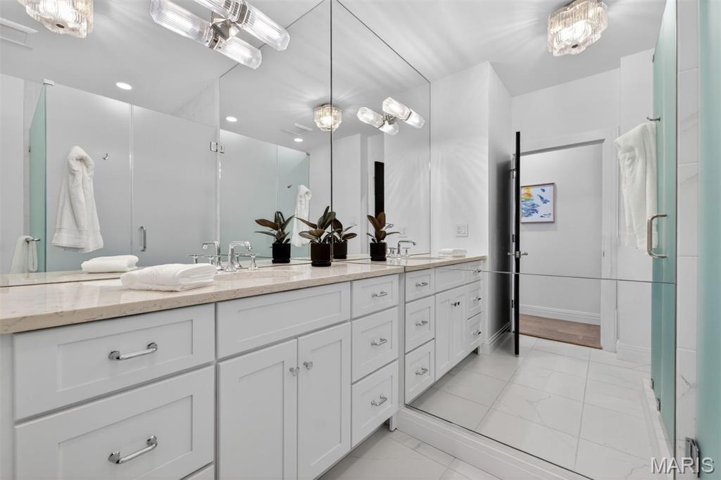 816 S Hanley Road Unit: 6A