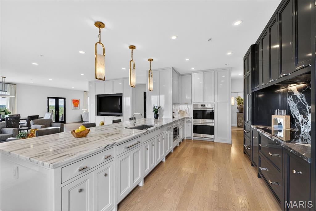 816 S Hanley Road Unit: 6A