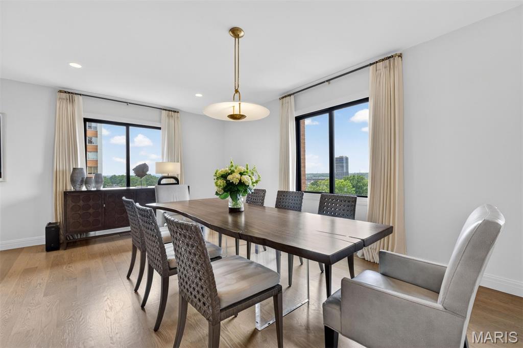 816 S Hanley Road Unit: 6A
