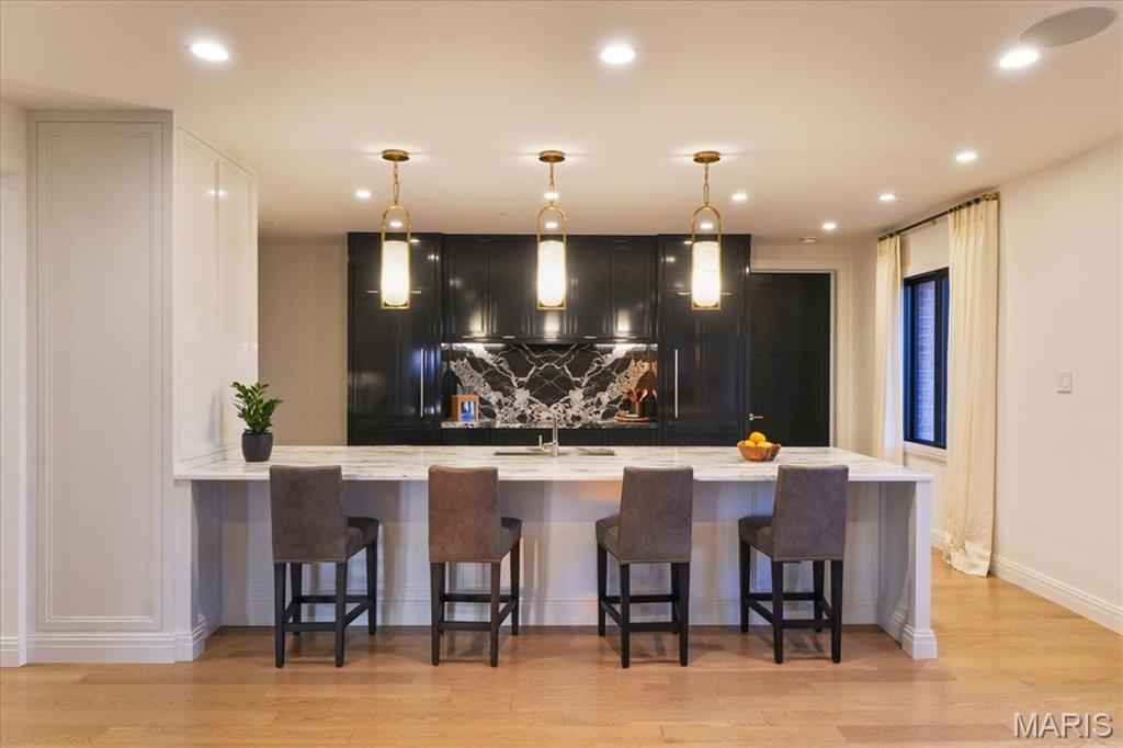 816 S Hanley Road Unit: 6A