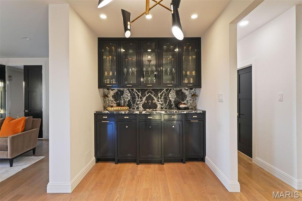 816 S Hanley Road Unit: 6A