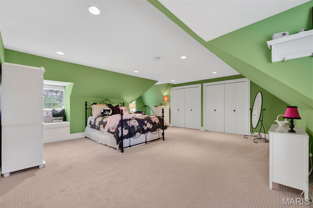 6 Ridgemoor Drive