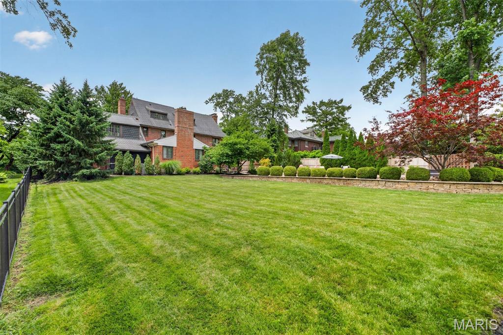 6 Ridgemoor Drive