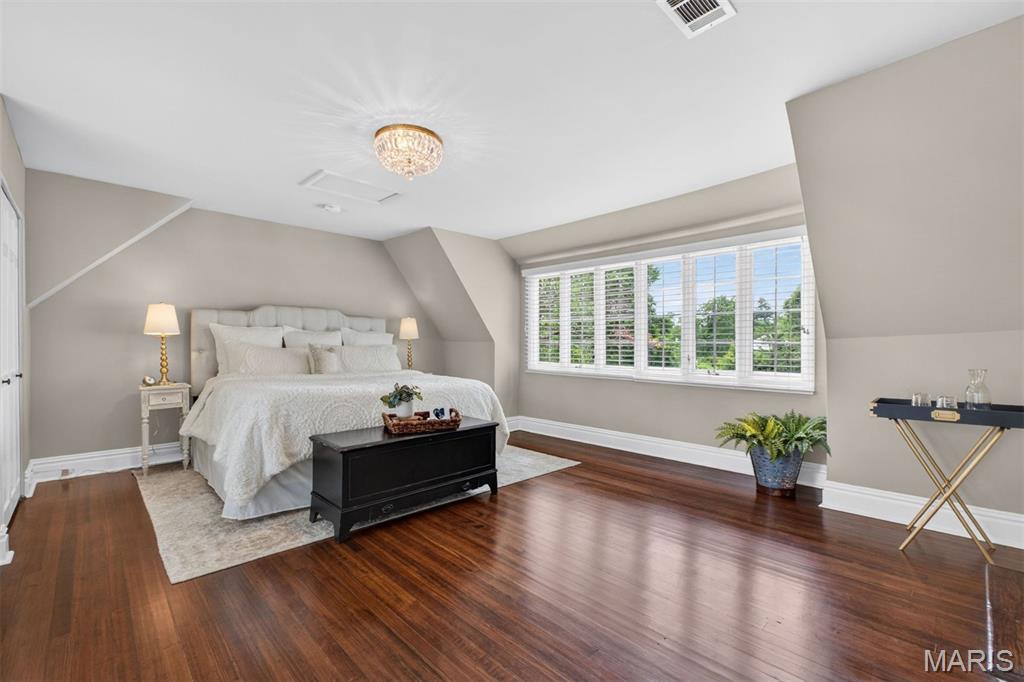6 Ridgemoor Drive